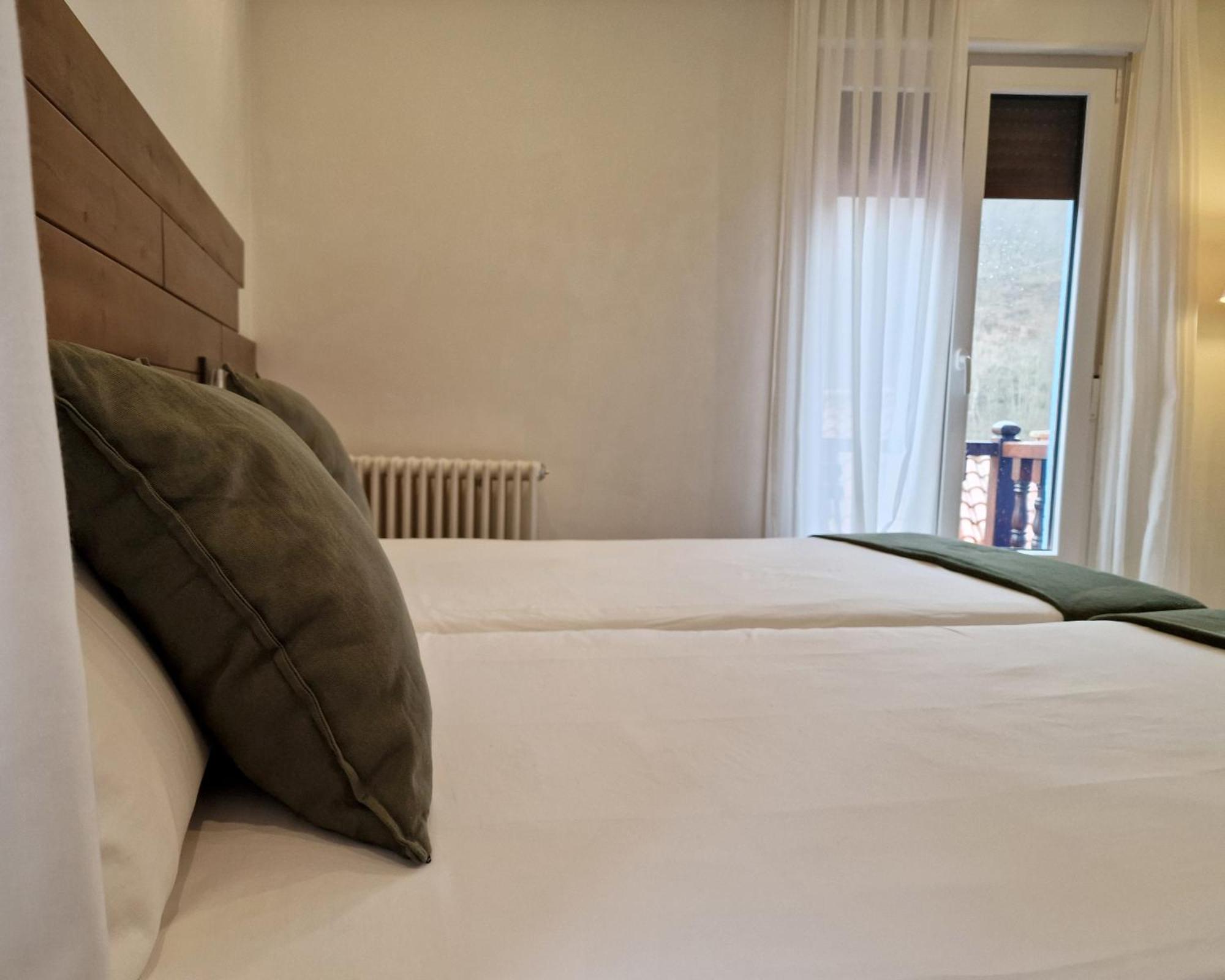 Hostal Remona Espinama Extérieur photo
