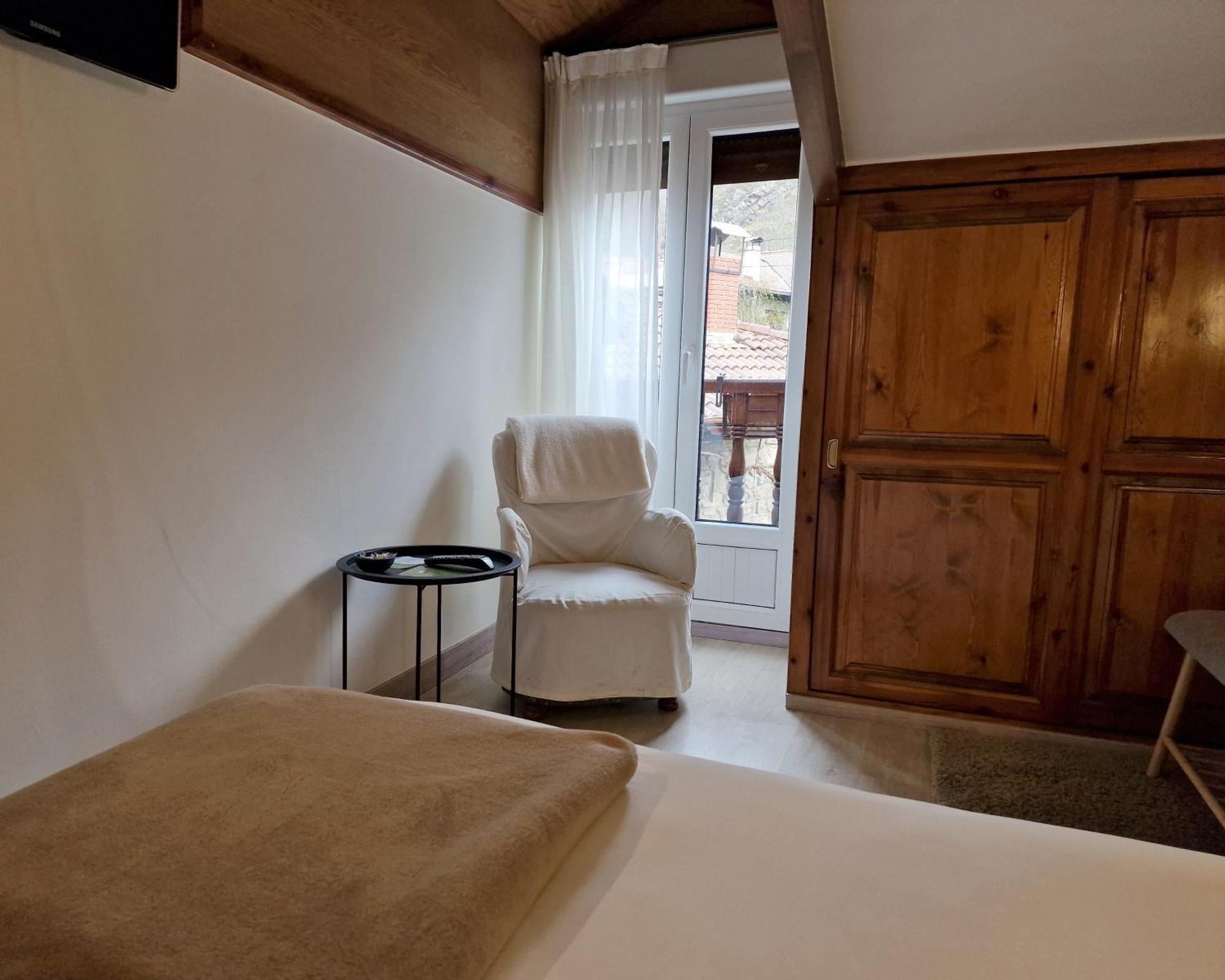 Hostal Remona Espinama Extérieur photo