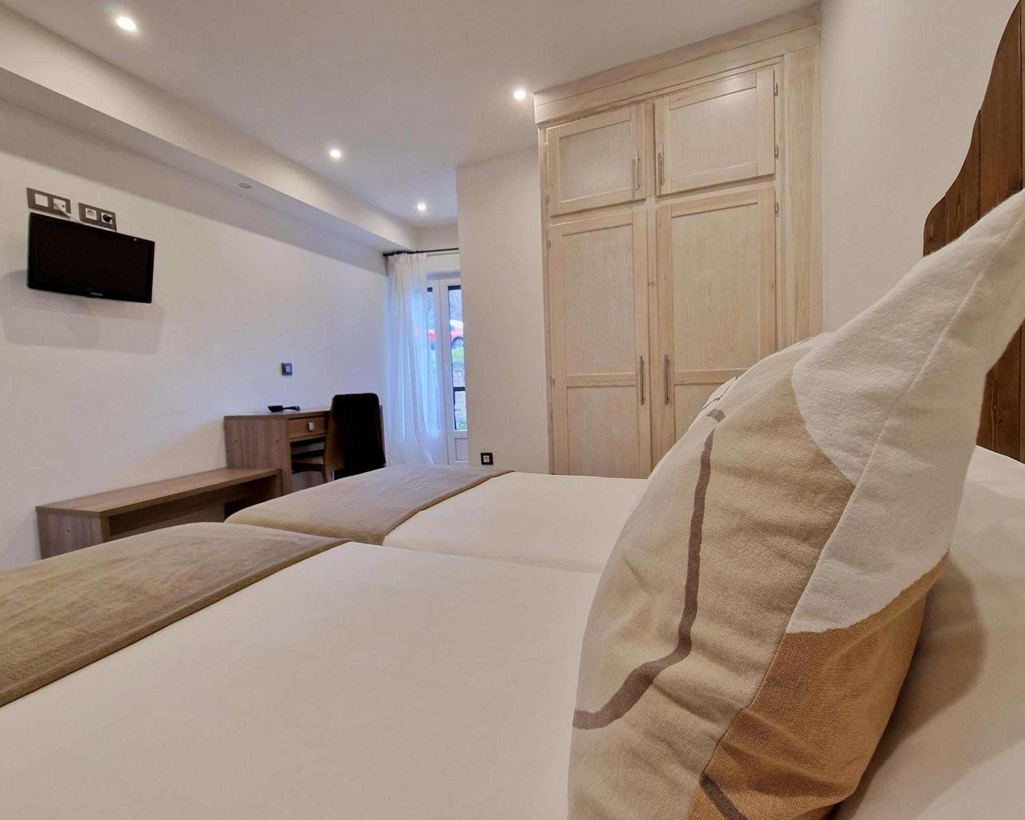 Hostal Remona Espinama Extérieur photo