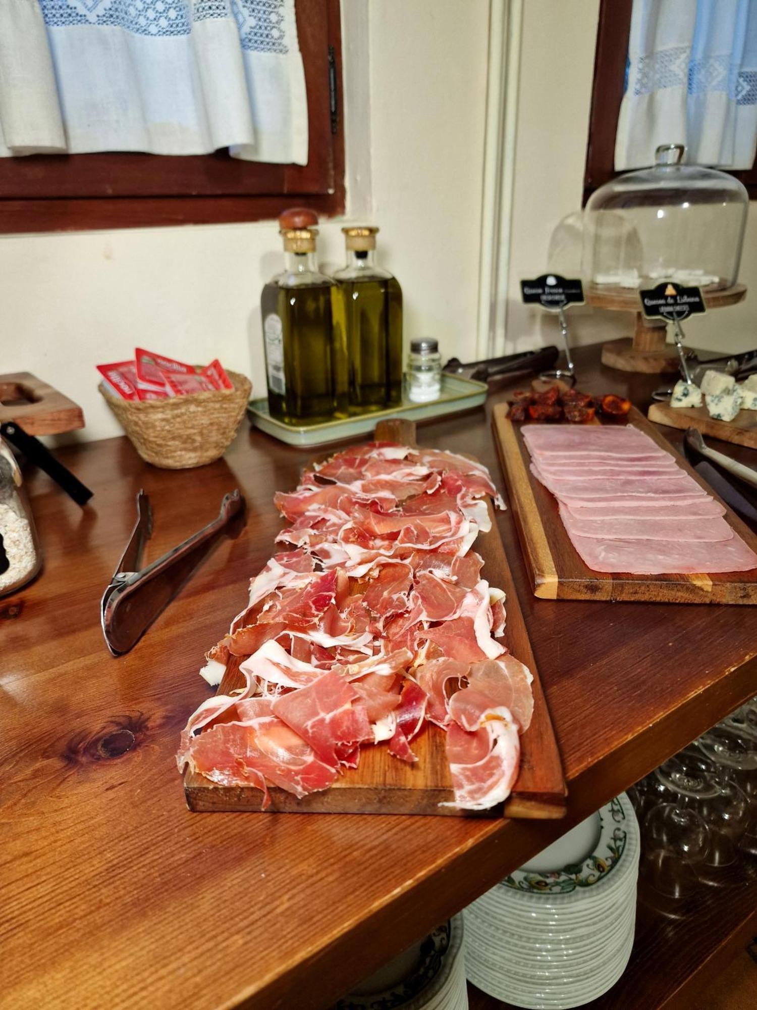 Hostal Remona Espinama Extérieur photo